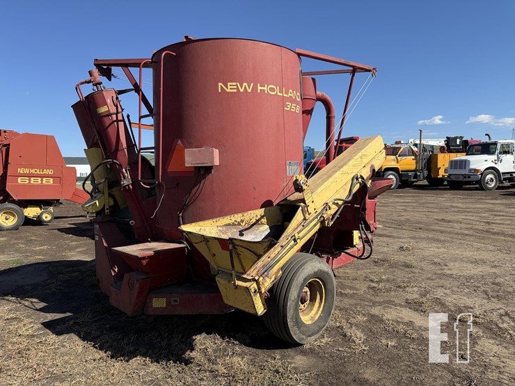 new-holland-358-image-5