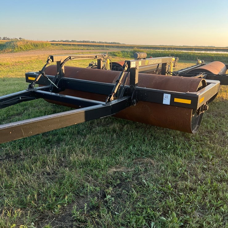 Mandako land roller