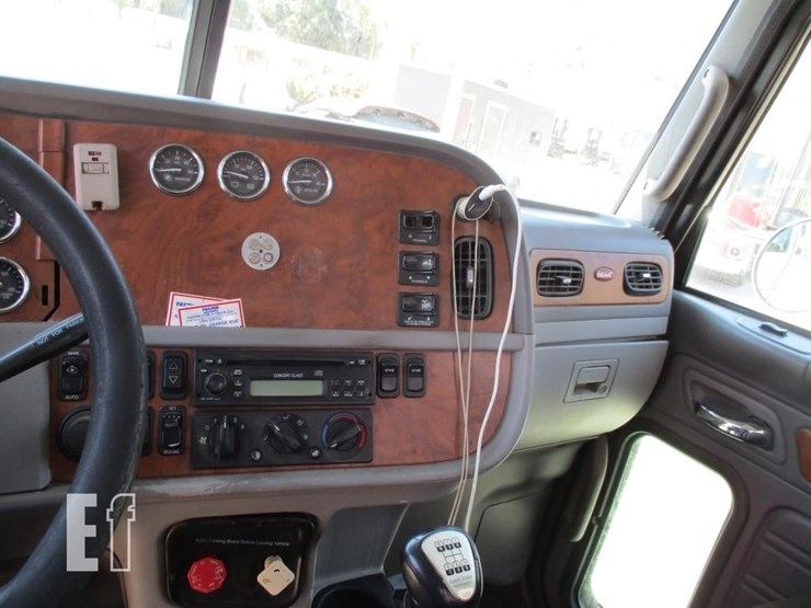 2008-peterbilt-365-image-10
