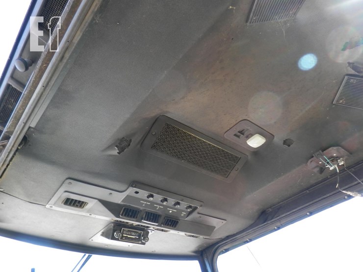 john-deere-5820-image-12