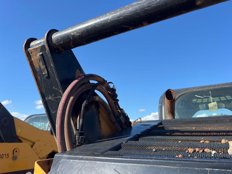 2017-caterpillar-299d2-image-11