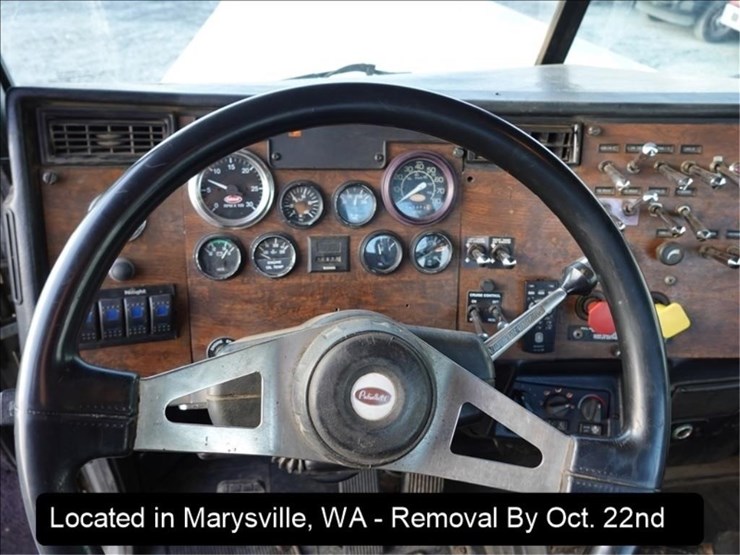 2000-peterbilt-379-image-19