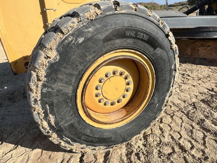 2011-deere-772gp-image-10