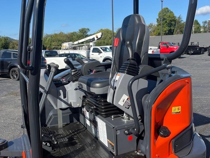 2023-kubota-kx033-4-image-13