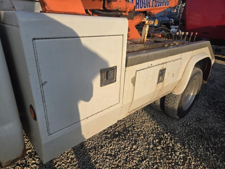 2003-ford-f550-image-15