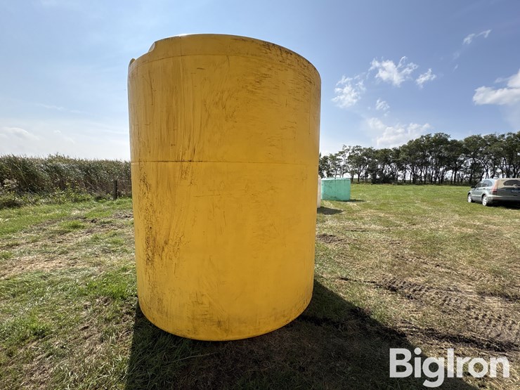 yellow-plastic-3000-gal-liquid-tank-image-7