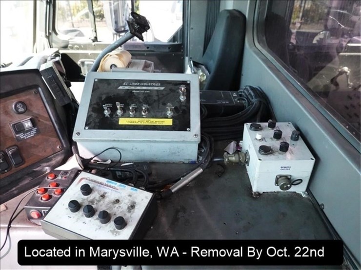 2009-peterbilt-pb320-image-37