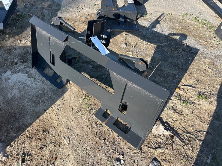 #42-•-skid-steer-to-3pt-quick-hitch-image-2