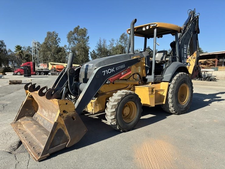 2015-deere-710k-image-1