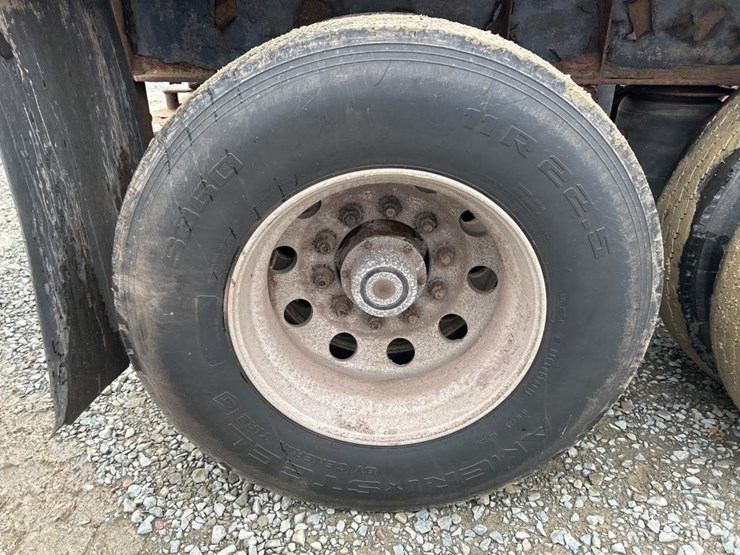#1040-•-2018-assembled-26'-log-trailer-image-35