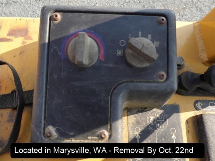 2007-caterpillar-d4g-xl-image-12