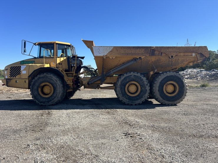 2004-volvo-a40d-image-2