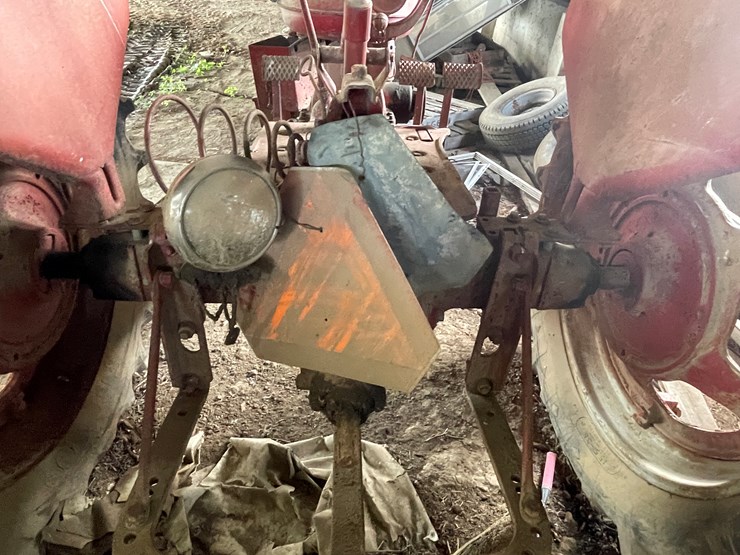 #4484-•-mccormick-super-h-tractor-image-21
