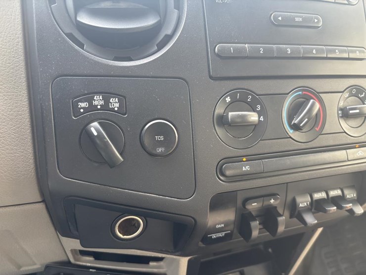 2008-ford-f550-image-39