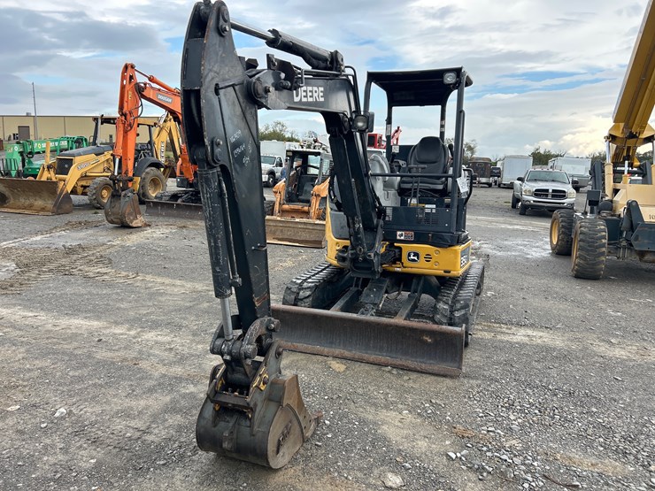 2017-deere-35g-image-7