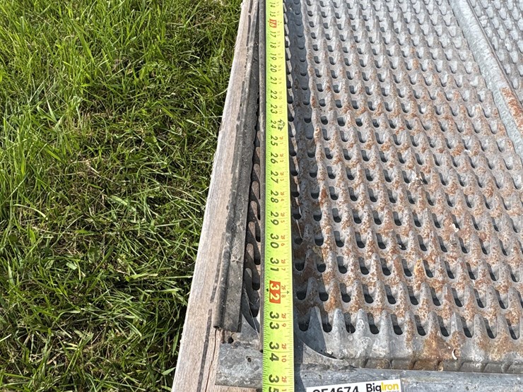 john-deere-9500-combine-top-chaffer/sieve-image-11