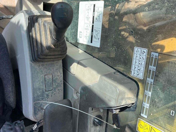 2016-caterpillar-336fl-image-11