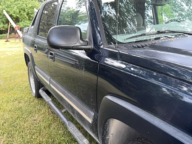 2006-4wd-chevy-avalanche,-az-vehicle,-no-rust,-206,972-miles,-runs-great-image-6