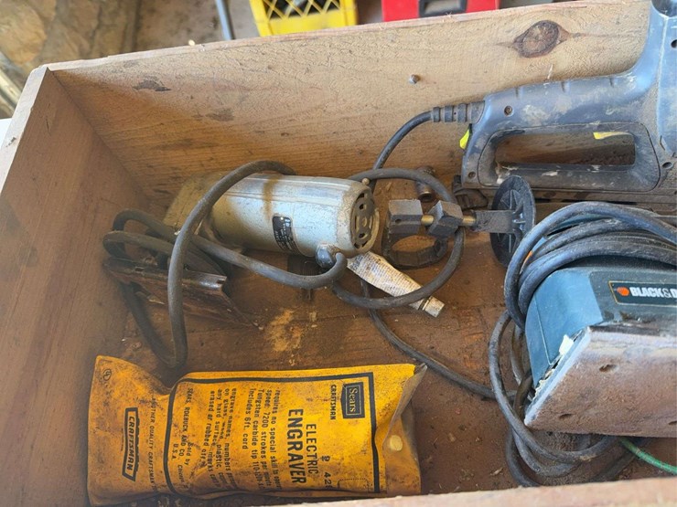 corded-tools--belt-sander,-grinder,-circular-saw,-engraver,-staple-gun-image-8