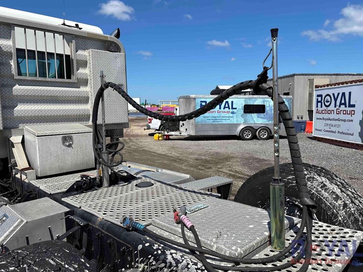 2007-kenworth-t800-image-18