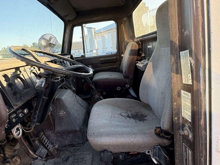 1989-international-8300-water-truck,-cummins-350,-10-speed,-tandem-axle,-246”-wb,-lopro-22.5-on-stee-image-22