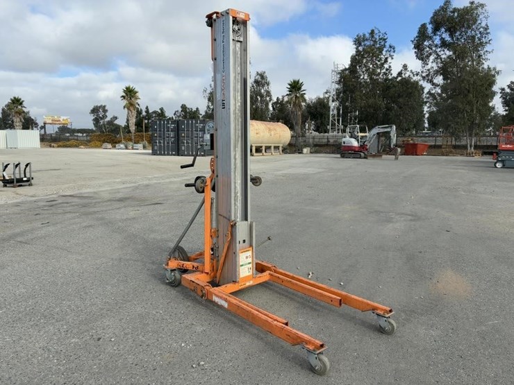 2011-lift-smart-mlc-18-material-lift-image-2