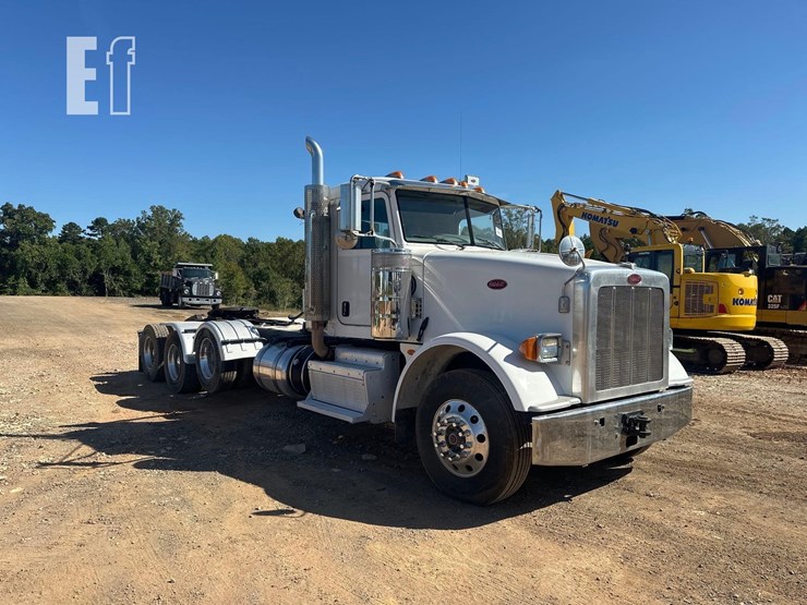 2012-peterbilt-367-image-12
