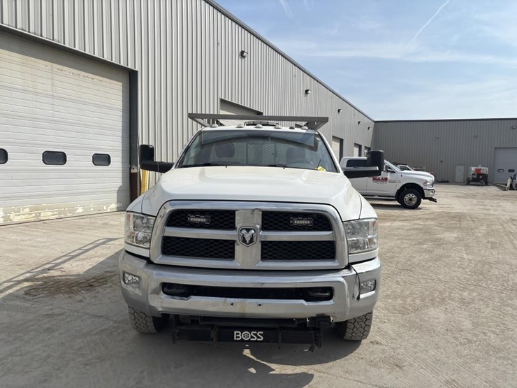 2016-dodge-ram-3500-image-6
