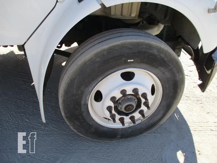 2012-freightliner-business-class-m2-106-image-20