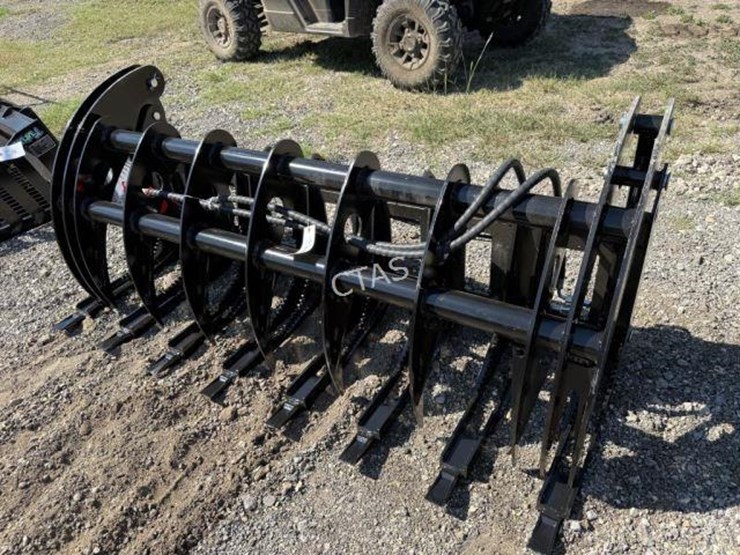 #125-•-skid-steer-curved-grapple---72"-image-1