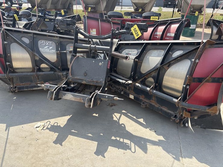 #5028-•-boss-power-v-dxt-w/-extensions-truck-v-plow-image-1