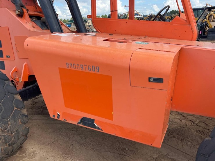 2016-jlg-6036-telescopic-forklift-image-17
