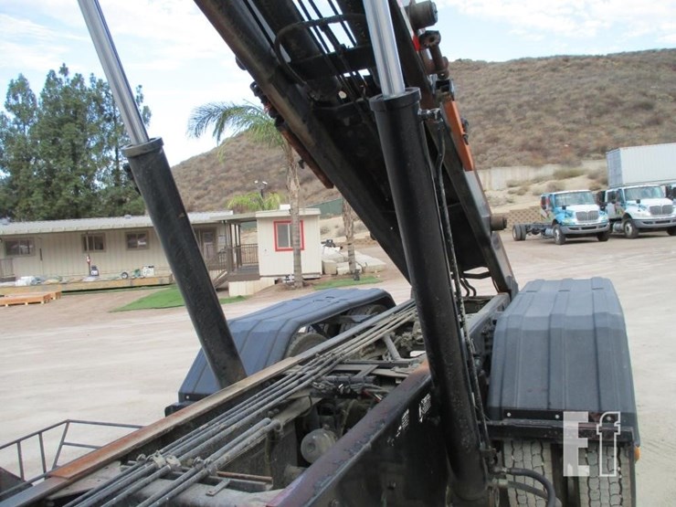 2008-freightliner-business-class-m2-106-image-13