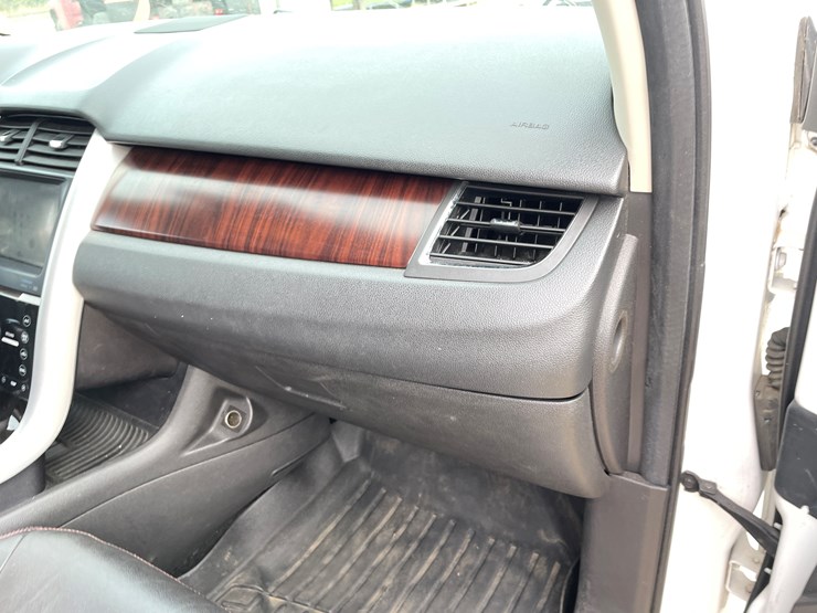 2011-ford-edge-image-48