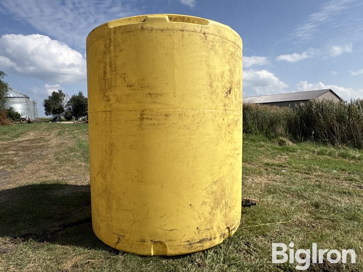 yellow-plastic-3000-gal-liquid-tank-image-4