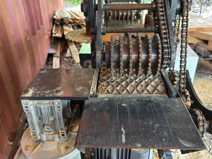 #103b-•-pallet-lumber-resaw-image-10