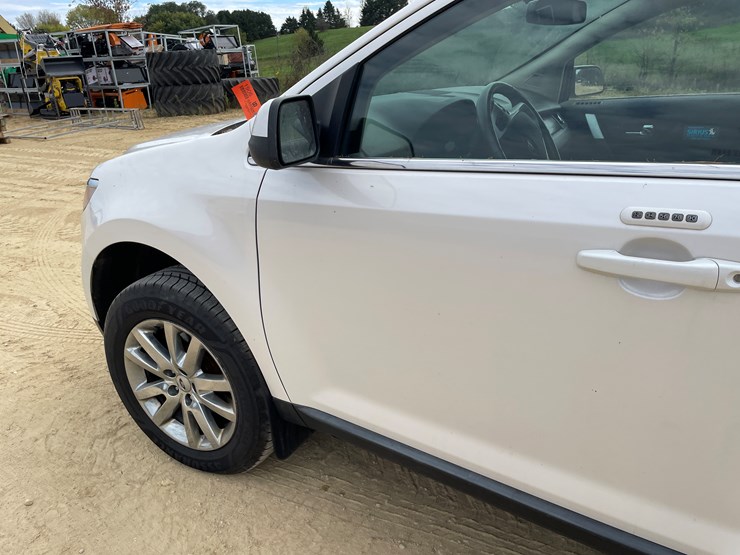 2011-ford-edge-image-30