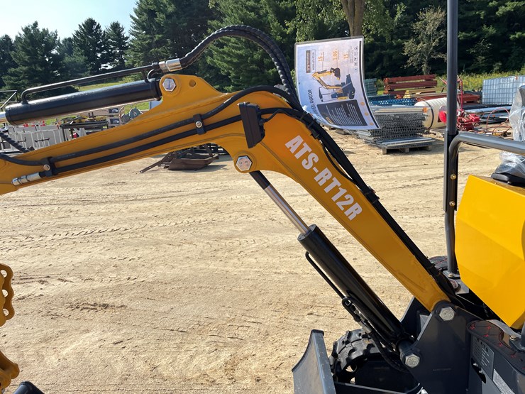 #209-•-new-rt12r-mini-excavator-image-10