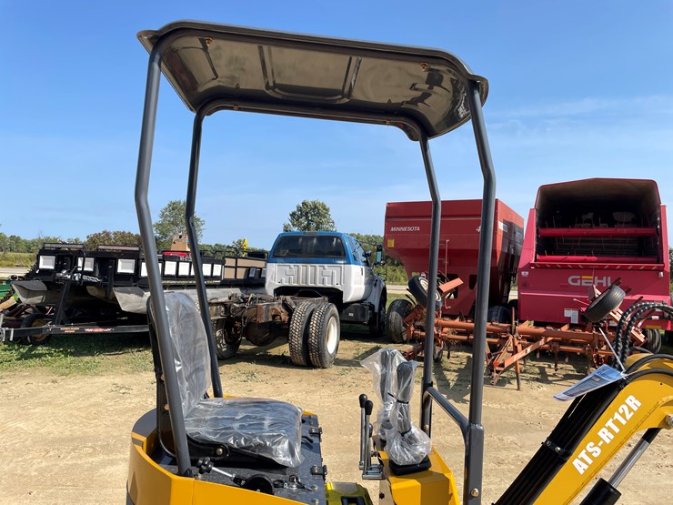 #208-•-new-rt12r-mini-excavator-image-19