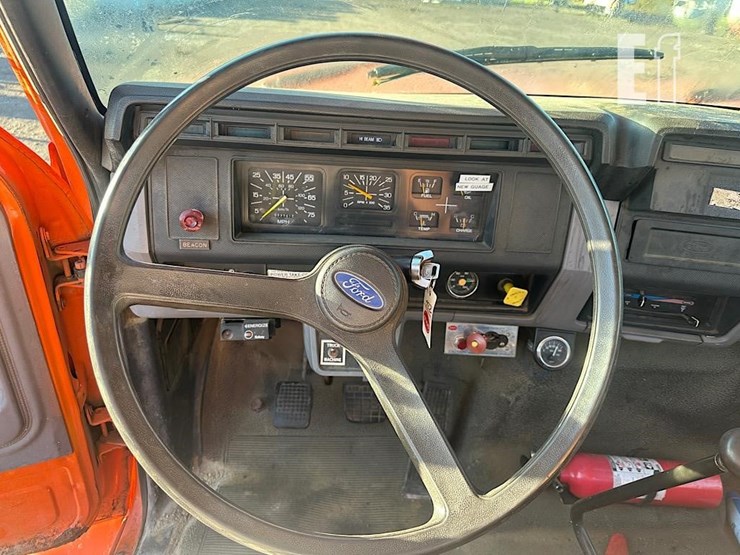 1996-ford-f800-image-11