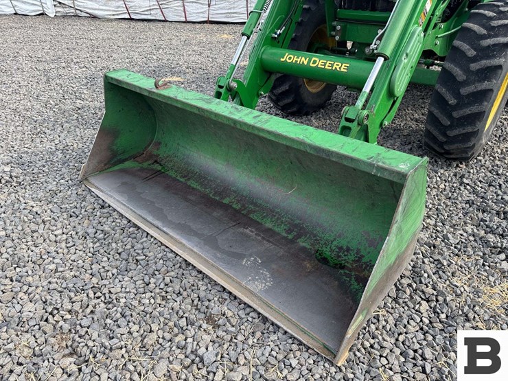 2011-john-deere-6115d-image-11
