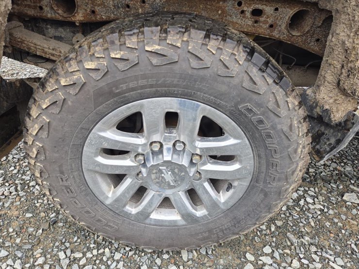 2018-chevrolet-2500-image-55