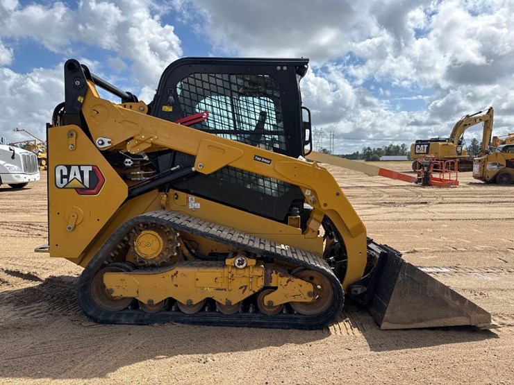 2023-caterpillar-259d3-image-5
