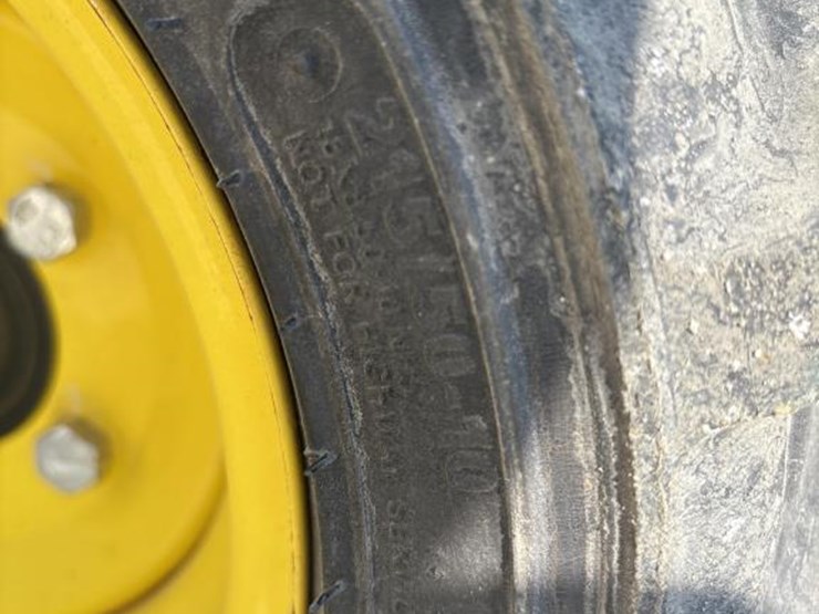 john-deere-1025-image-27
