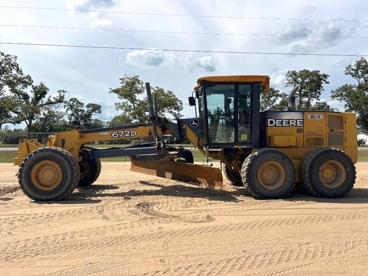 2008-deere-672d-image-1