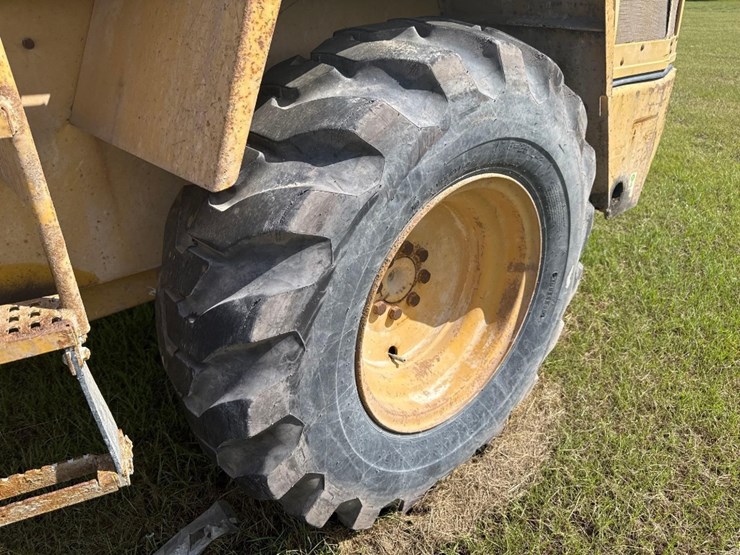 caterpillar-914g-image-17