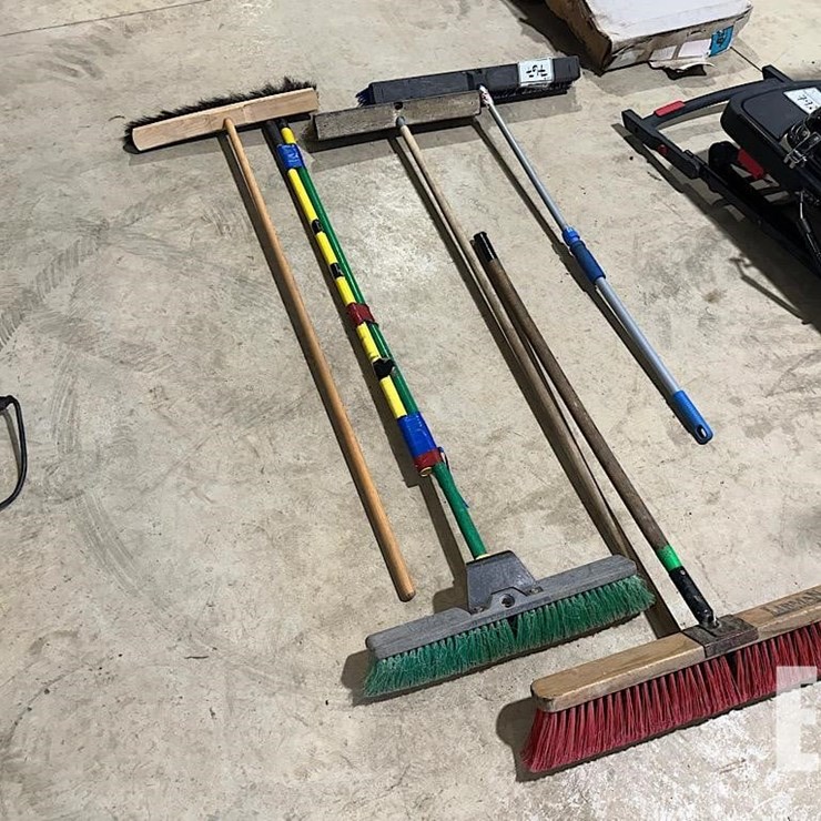 UNKNOWN 5 PUSH BROOMS