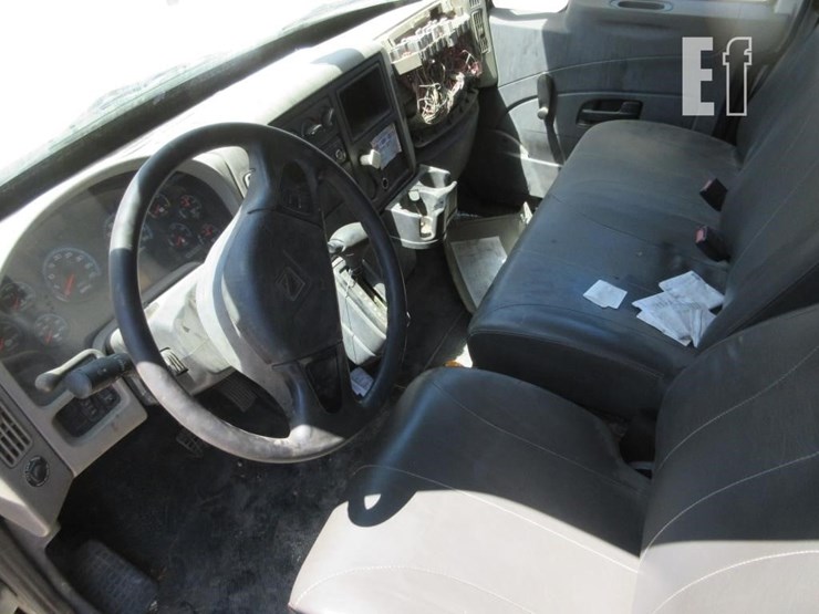 2014-international-durastar-4300-image-9