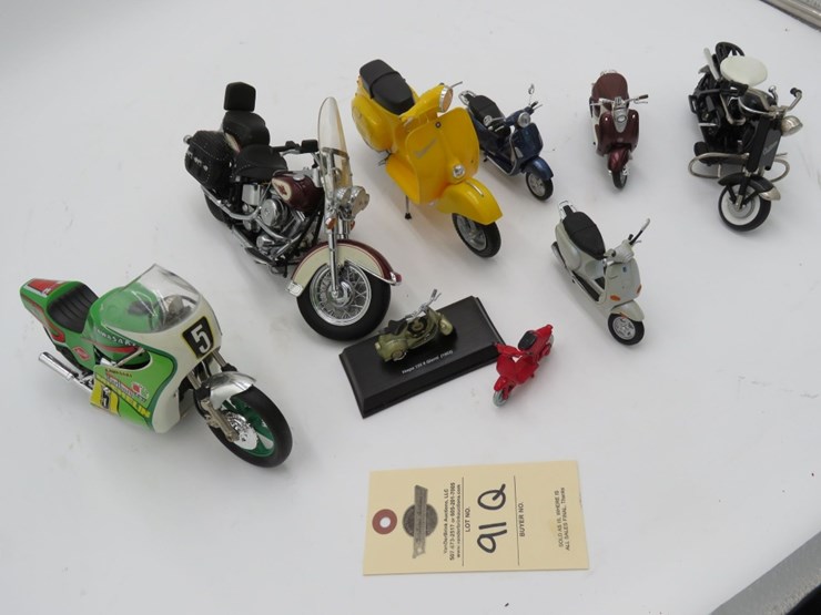 toy-motorcycle-grouping-image-5