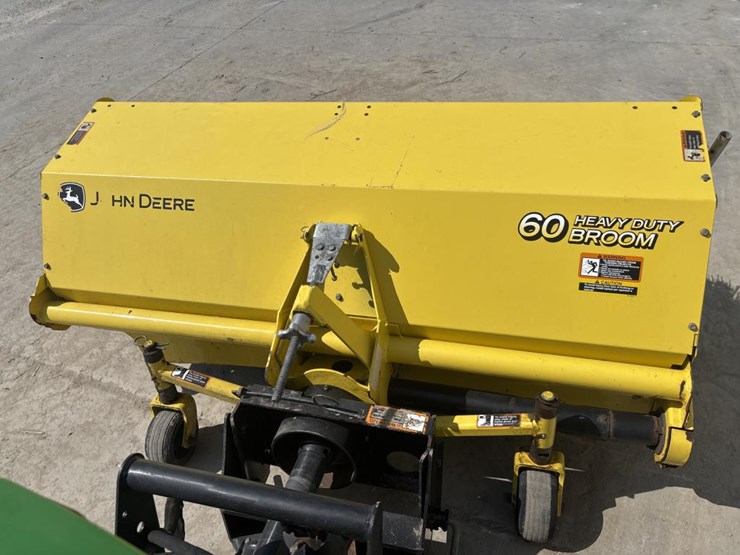 john-deere-1025-image-36